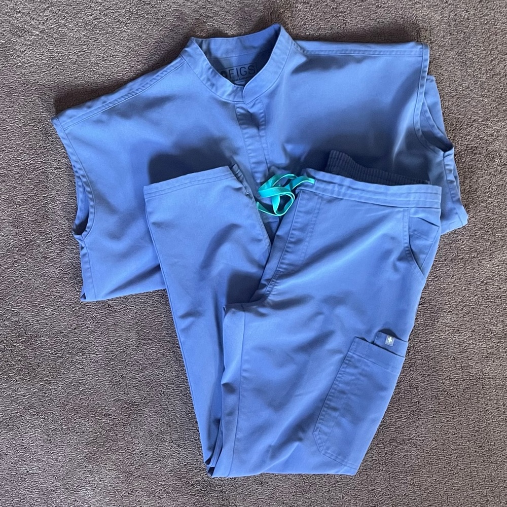 FIGS Big Sky Scrub Set (Medium) Limited Edition
